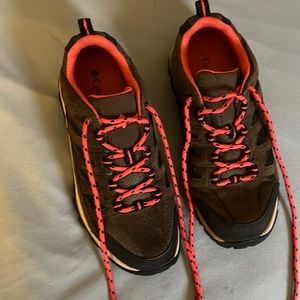 Columbia hiking shoes, size 9, color brown black and red laces